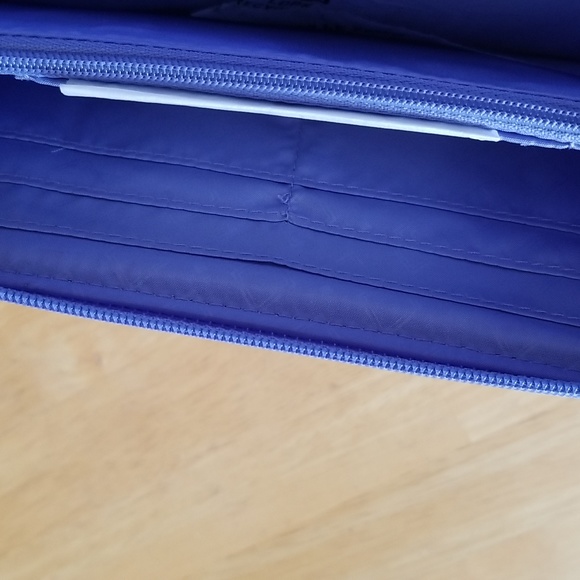 Vera Bradley Factory Style RFID Accordion Wristlet Zip Wallet - Picture 9 of 10